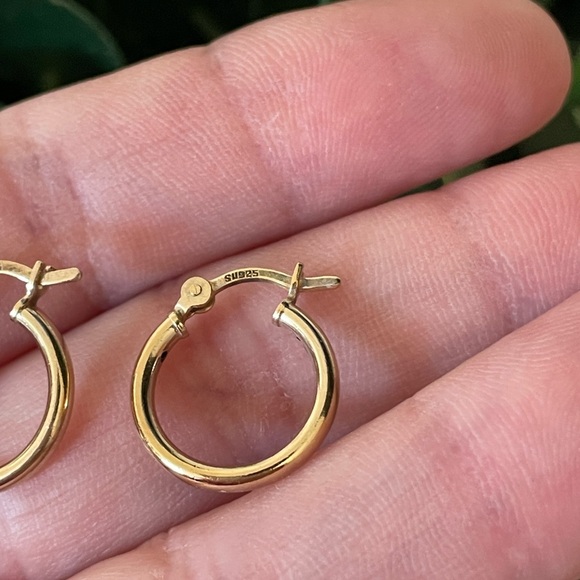 Sunstone Imports small gold over Sterling Silver 925  Hoop Earrings 0.6” length - Picture 3 of 4